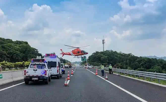 旌阳区高速公路汽车救援案例